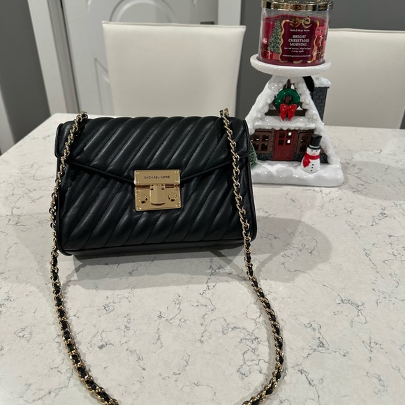 Michael Kors Black Shoulder Bag - Picture 13 of 16